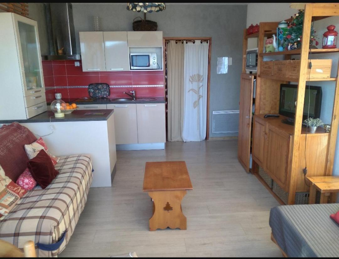 "Les Lupins 10" Residence "Les Lupins" Studio Cabine Pkg-100M Telecabine-Vue Lac, Montagne, Village 莱桑格勒 外观 照片